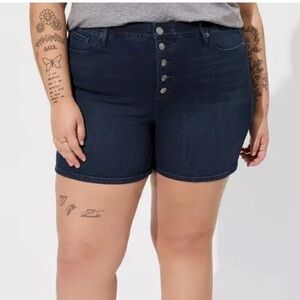 Torrid 5 Inch Bombshell Premium Stretch High-Rise Short NWT Size 28